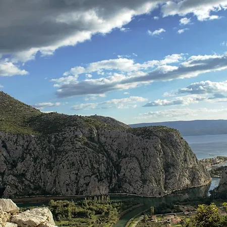 Martina * Omis